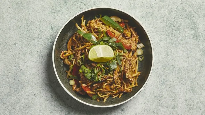 Takeaway i Silkeborg, frisklavet Beijing-wok med and og shiitake fra Wok This Way