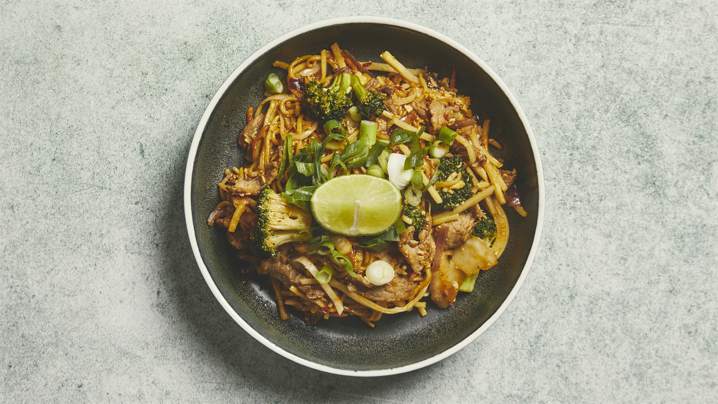 Sichuan wokret med oksekød og Hot Sichuan